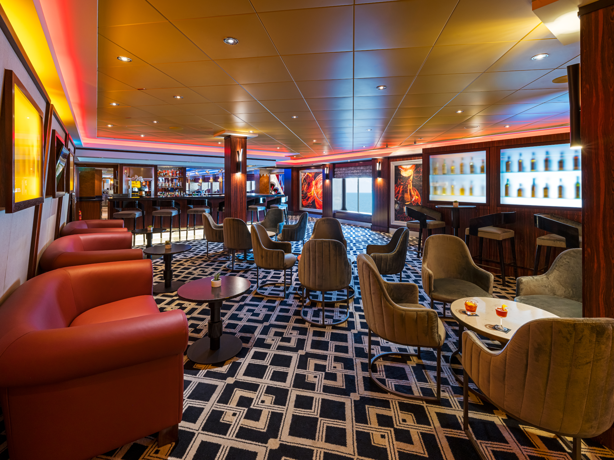 MyCruise Norwegian-Cruise-Line Jewel Offentlige-arealer Barer-lounger-atrium6